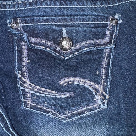 Maurice’s Women’s 11/12 Long Dark Flare Low-Rise Faded Blue Denim Jeans - Picture 1 of 12